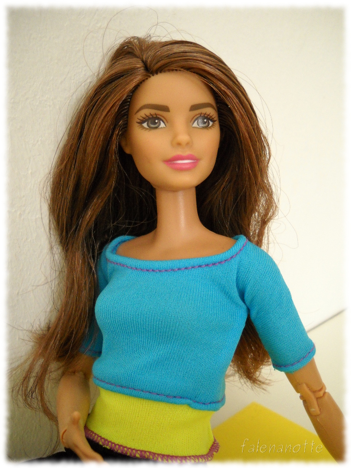 Barbie Made to move top azzurro